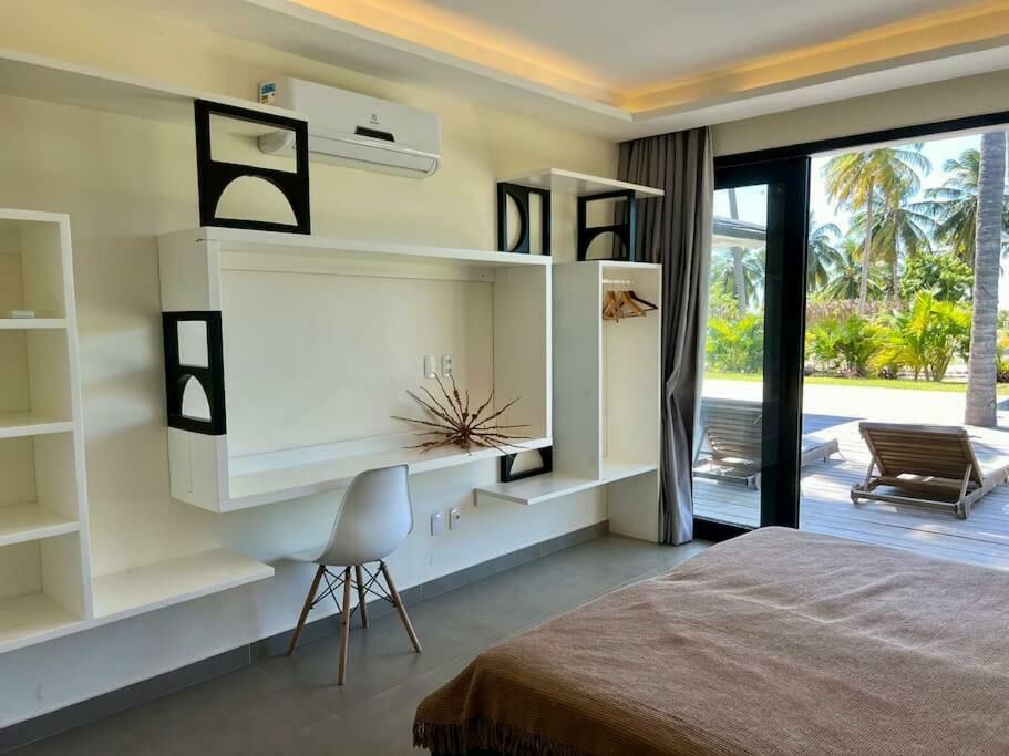 Imagem de Casa moderna e ampla com piscina na Ilha do Guajiru